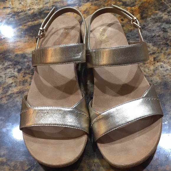 vionic gold shoes